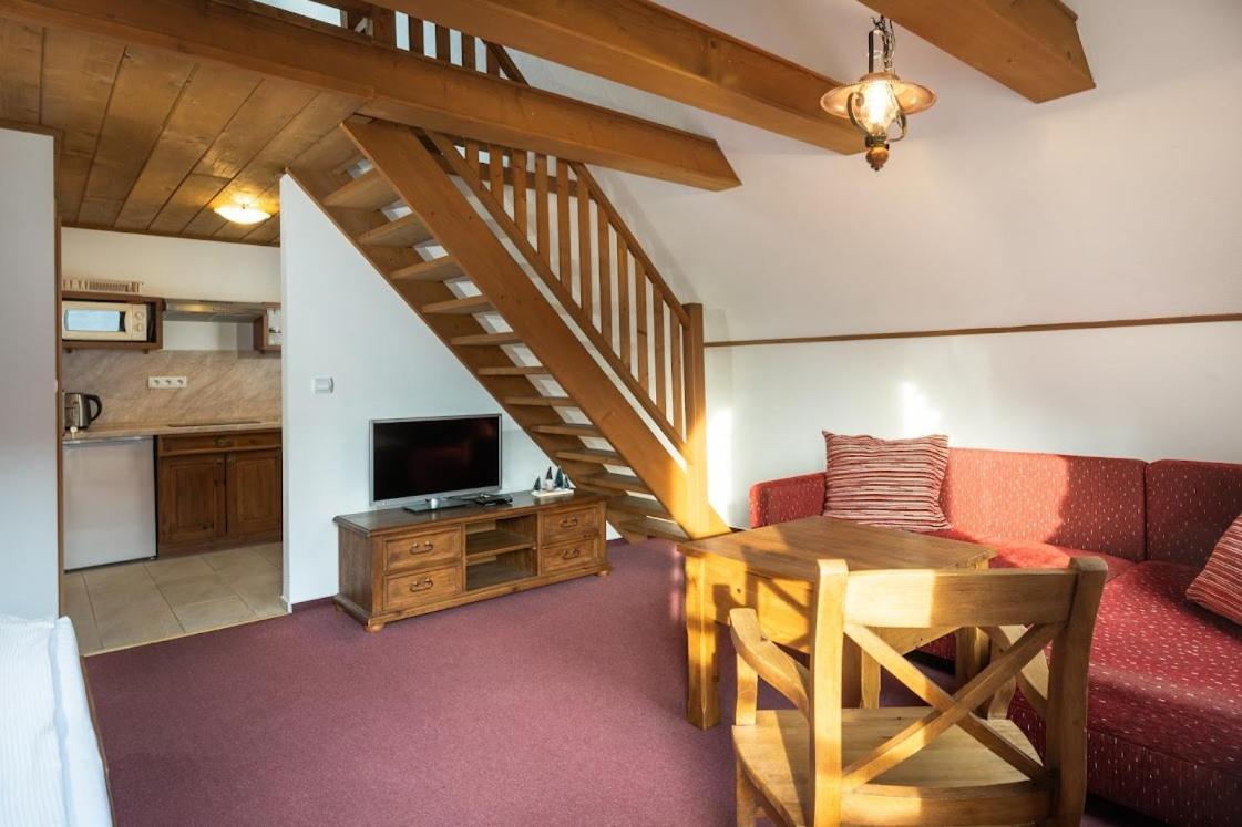 Apartmanovy Dom Vila Maros Pavčina Lehota エクステリア 写真