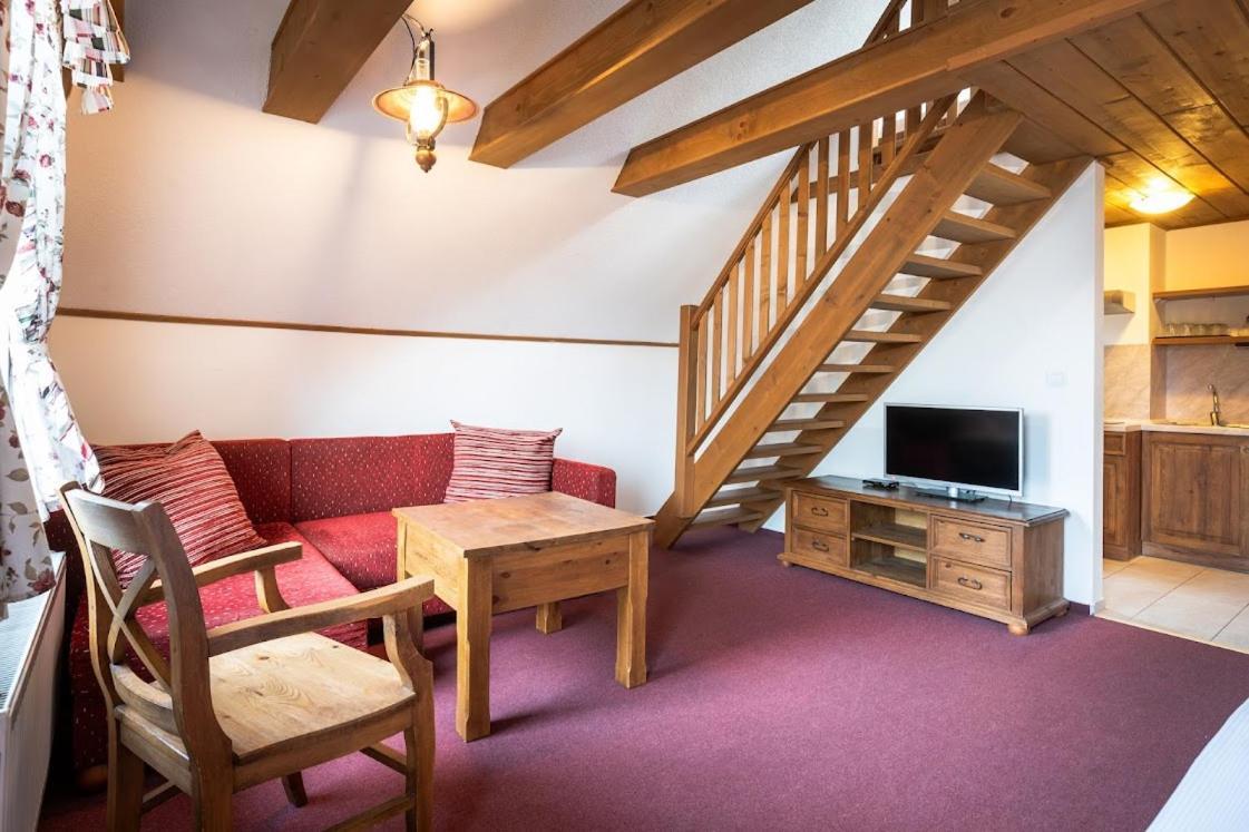 Apartmanovy Dom Vila Maros Pavčina Lehota エクステリア 写真