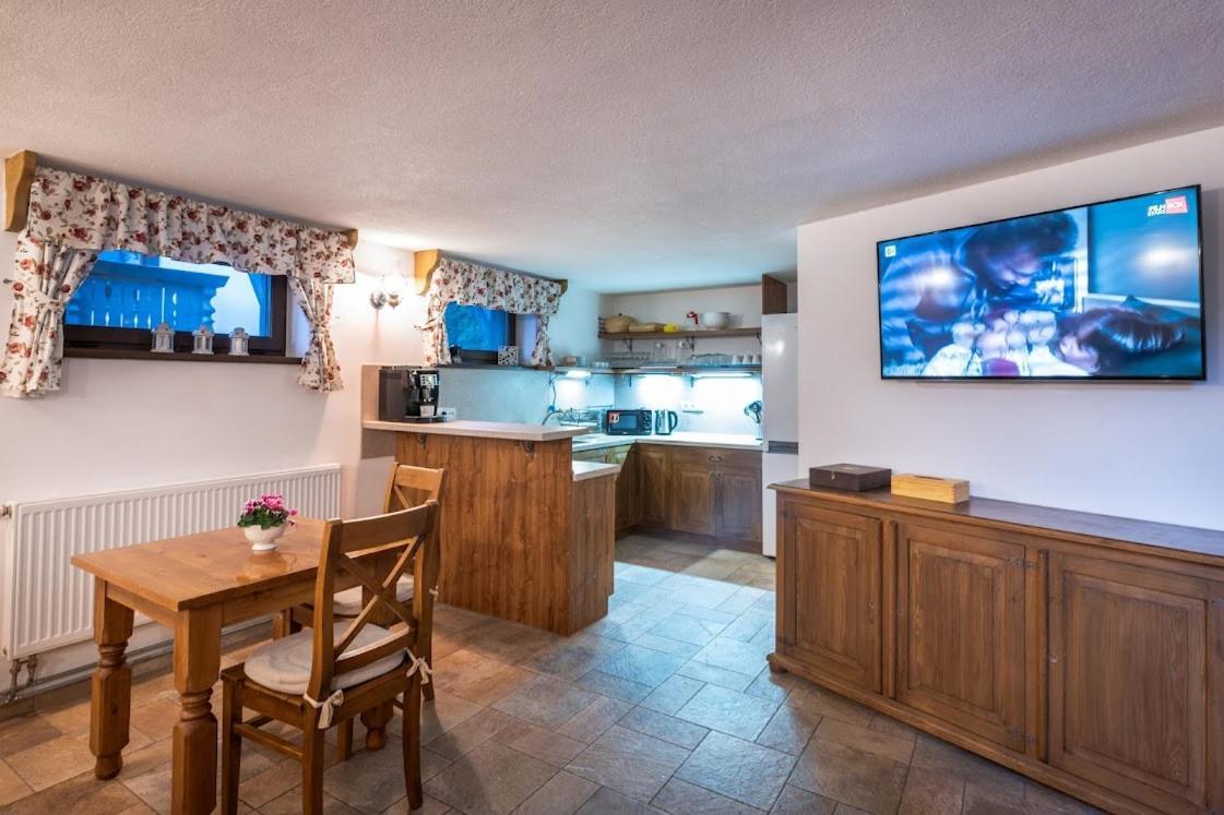 Apartmanovy Dom Vila Maros Pavčina Lehota エクステリア 写真